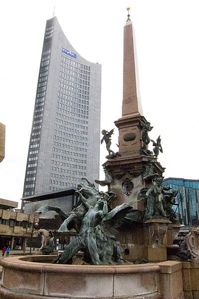 File:Leipzig fountain (8107837990).jpg