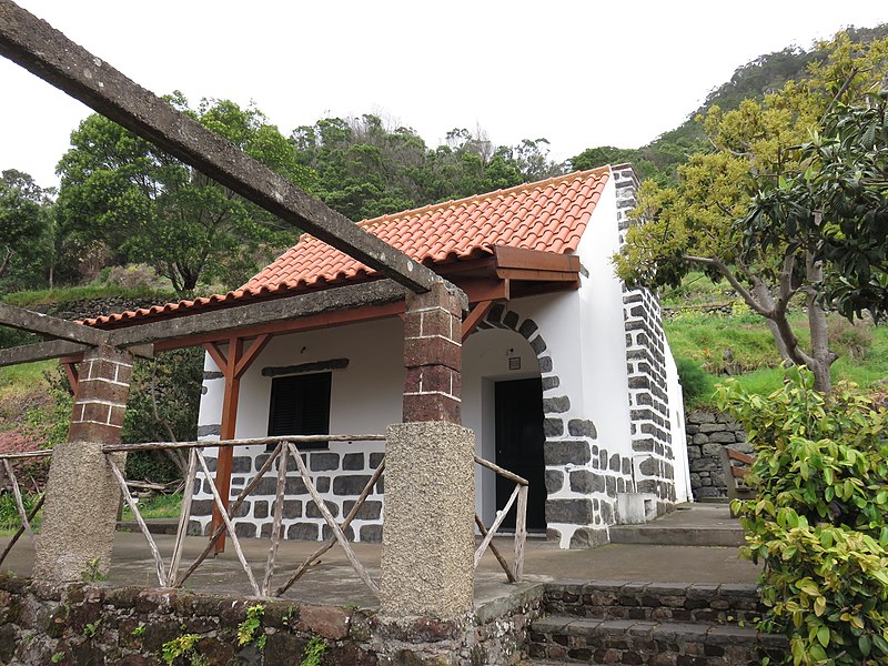 File:Levada do Caniçal, Parque Natural da Madeira - 2018-04-08 - IMG 3315.jpg