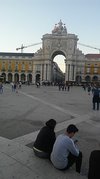 File:Lisboa 20181009 185542 (30271157587).jpg