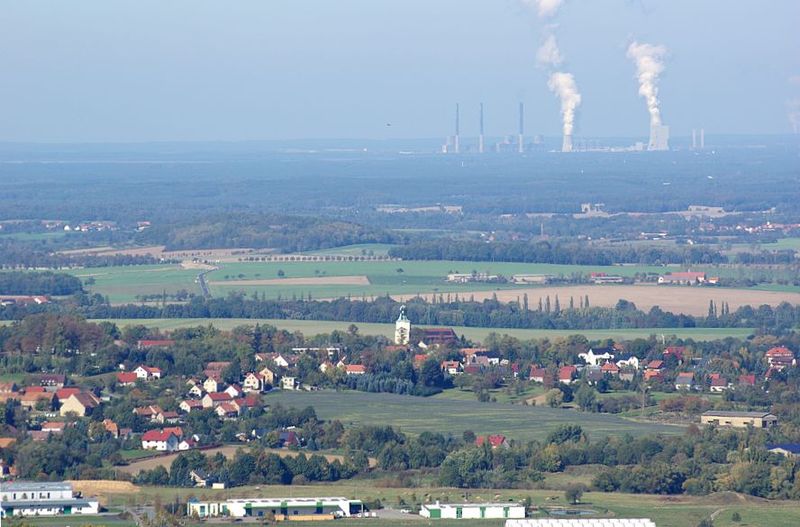 File:Loebauer Berg Blick nach Kittlitz.jpg