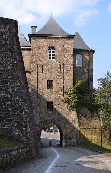 File:Luxembourg Fortress - Dräi Tierm.JPG