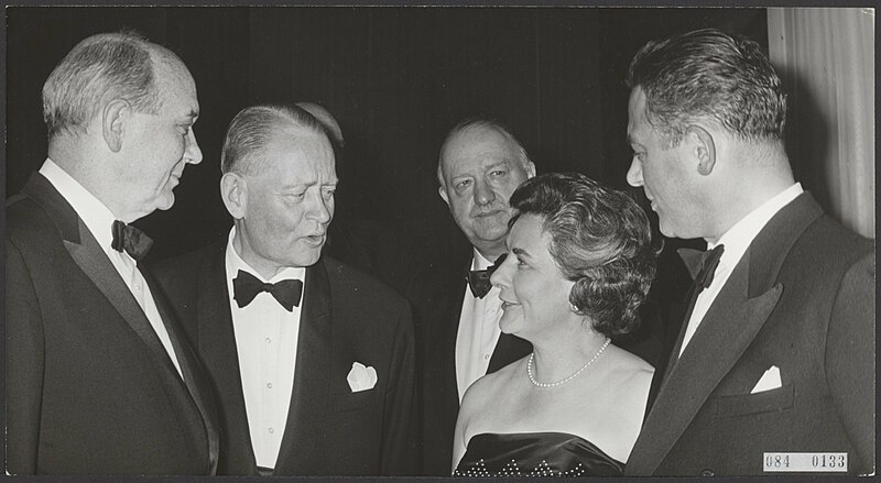 File:Maaltijden, conferenties, internationale organisaties, Butler, Marijnen, Victor,, Bestanddeelnr 084-0133.jpg