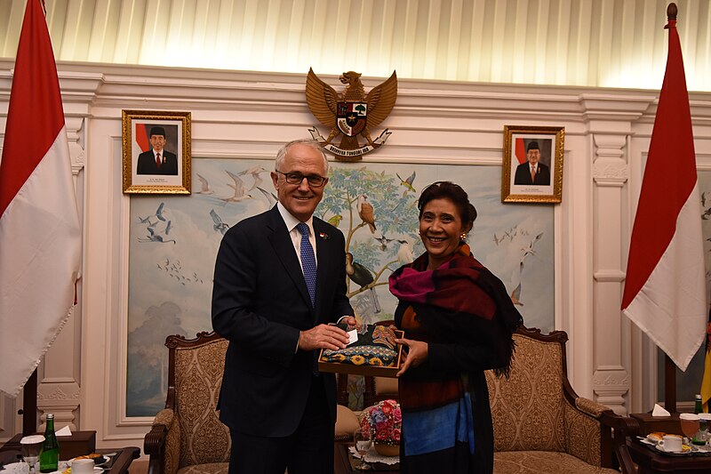 File:Malcolm Turnbull and Susi Pudjiastuti in Jakarta 2017 08.jpg