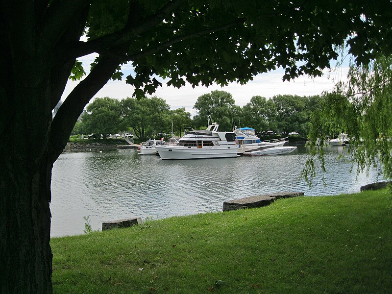 File:Marina de Lachine 29.jpg