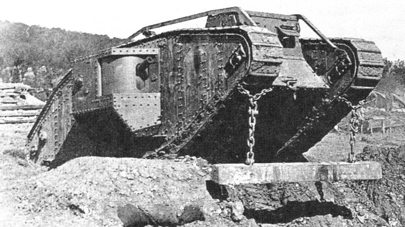 File:MarkIVTankWithUnditchingBeam1917.jpg