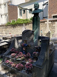 Mendes Catulle tomb Montparnasse Paris division 22.jpg