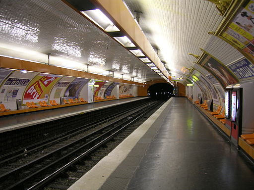 Metro 9 Saint-Philippe du Roule