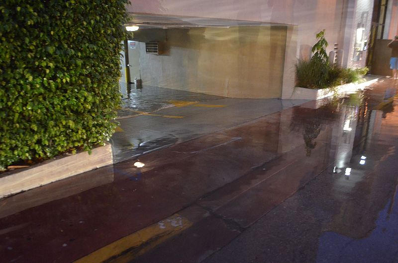 File:Miami Beach massive garage flooding 1.jpg