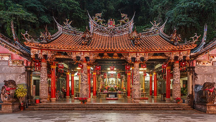 Храм Цюаньхуа в живописном горном районе Голова Льва, уезд Мяоли, Тайвань