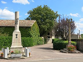 Monuments aux morts et calvaire de la Truchère.jpg