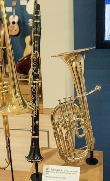 File:Musical instruments on display at the MIM (14165208240).jpg