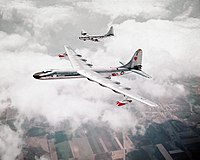 アメリカの爆撃機B-36  1/72モデル　全長68cm、全幅97cm