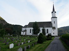 Naustdal Kyrkje.jpg