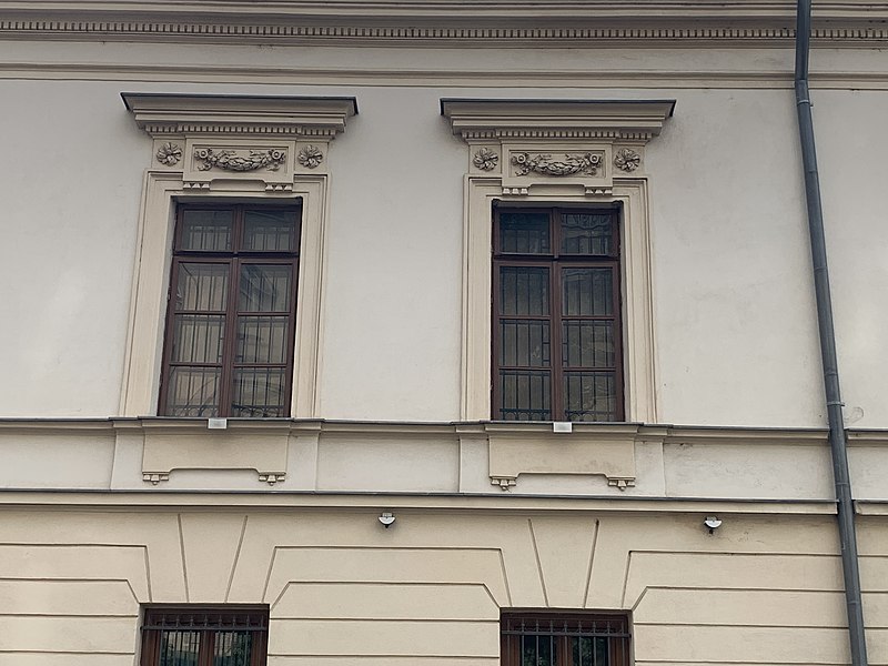 File:Neoclassical windows of the Filipescu-Cesianu house from Bucharest (Romania) 2.jpg