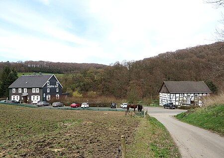 Niederelfringhausen, Huxel