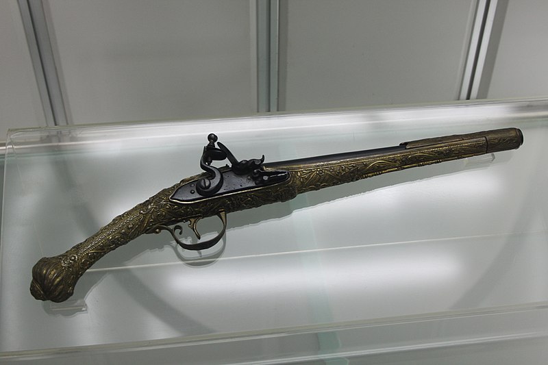 File:Old Flintlock Pistol (9885414026).jpg