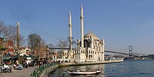 Ortakoy Mosque on the Bosphorus Ortakoey Istanbul Bosporusbruecke Mrz2005.jpg