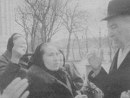 Orthodox protest Greek Catholic Archbishop Kocisko's 1990 Uzhorod Cathedral visit.