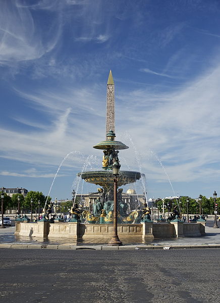 File:PLace de la Concorde alignement.jpg