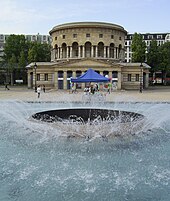 Pariisin Fontaine du Bassin de la Villette 02b.jpg