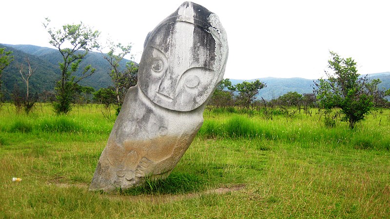 File:Patung Palindo Lembah Bada Taman Nasional Lore Lindu.jpg