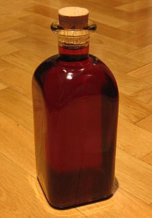 Patxaran, a sloe berry liqueur Patxaran casero.jpg