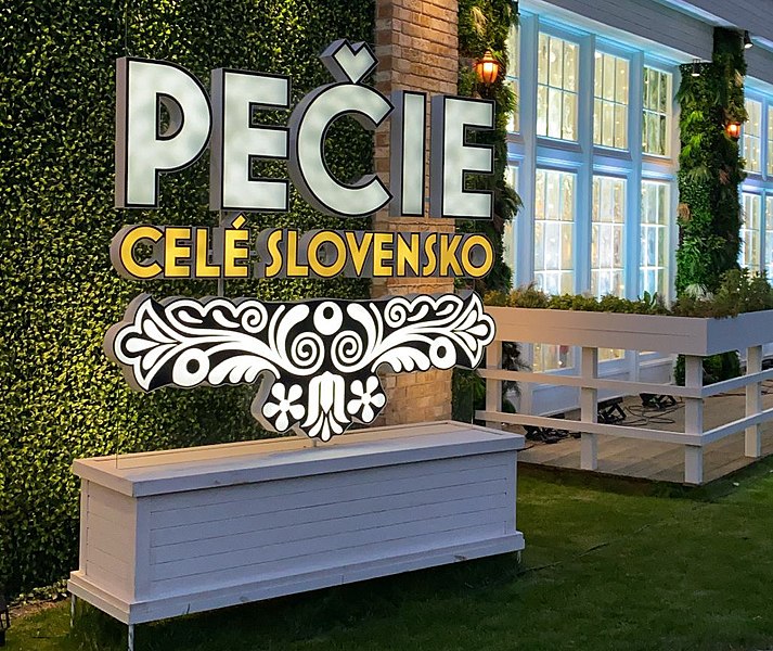 File:Pečie celé Slovensko.jpg