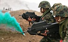 Peruvian naval infantrymen with FN F2000 assault rifles, 2010 Peruvian naval infantrymen carrying F2000 rifles.JPG