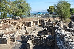 Antiikin Tiberiaan raunioita.