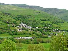 File:Poubeau_village.JPG