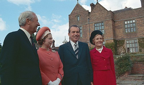 Premier Edward Heath, koningin Elizabeth II, president van de Verenigde Staten Richard Nixon en First Lady Pat Nixon bij Chequers op 3 oktober 1970.