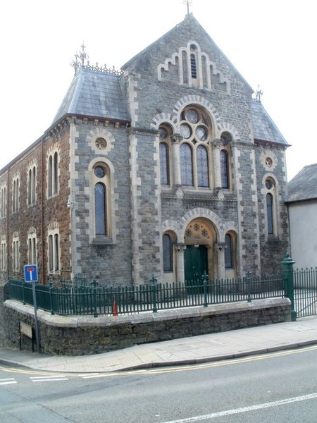 File:Priory Congregational Church, Carmarthen (geograph 2435119).jpg