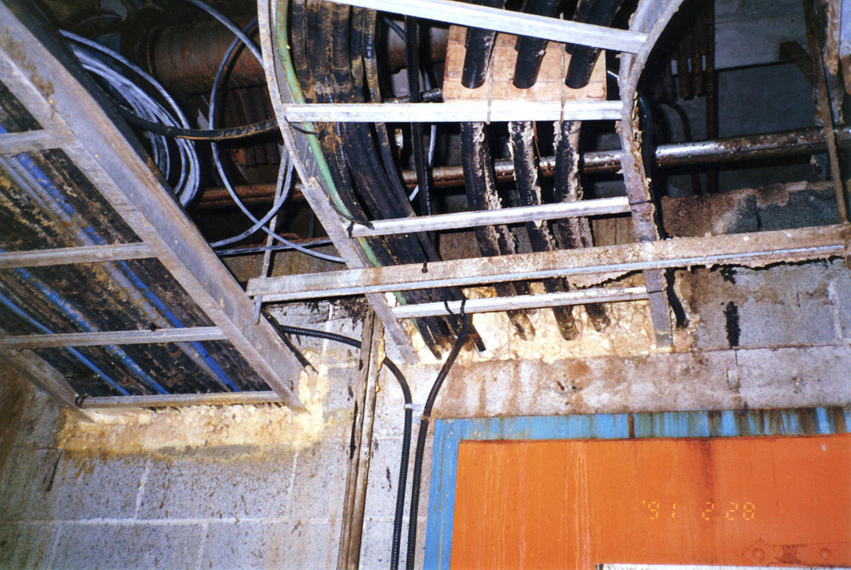 Cable tray - Wikipedia