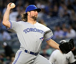 R.A. Dickey 2016 (изрязано) .jpg