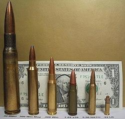 Balról: .50 BMG, .300 Win Mag, .308 Winchester, 7,62×39 mm, 5,56×45 mm NATO, .22 Long Rifle.