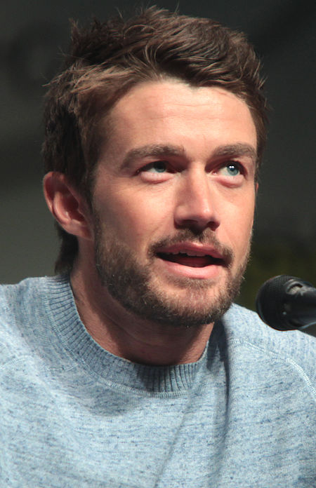 Robert Buckley April 2015.jpg