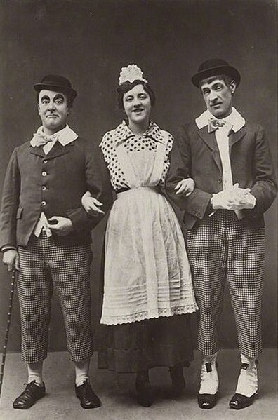 George Robey (left), Violet Loraine and Alfred Lester