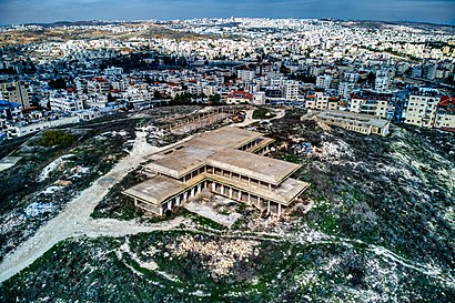 How to get to תל אל-פול with public transit - About the place