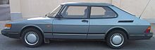 The typical Saab windshield shape is visible. SAAB 900i left.jpg