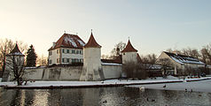 English: Panoramic View of the Castle of Blutenburg in Winter 2013. Deutsch: Noch ein Panorama Blick auf Schloss Blutenburg im Winter 2013.