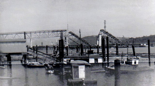 Collapsed spans in August 1958