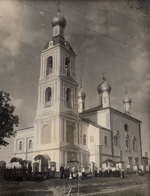 Петровское сельское. Храм Казанской иконы Божией матери г. грязи. Церковь иконы Божией матери Казанская в Янтарном. Каменный храм Пресвятой Богородицы получин название церкви?. Храм иконы Божией матери Казанской ниж обл с Линда.