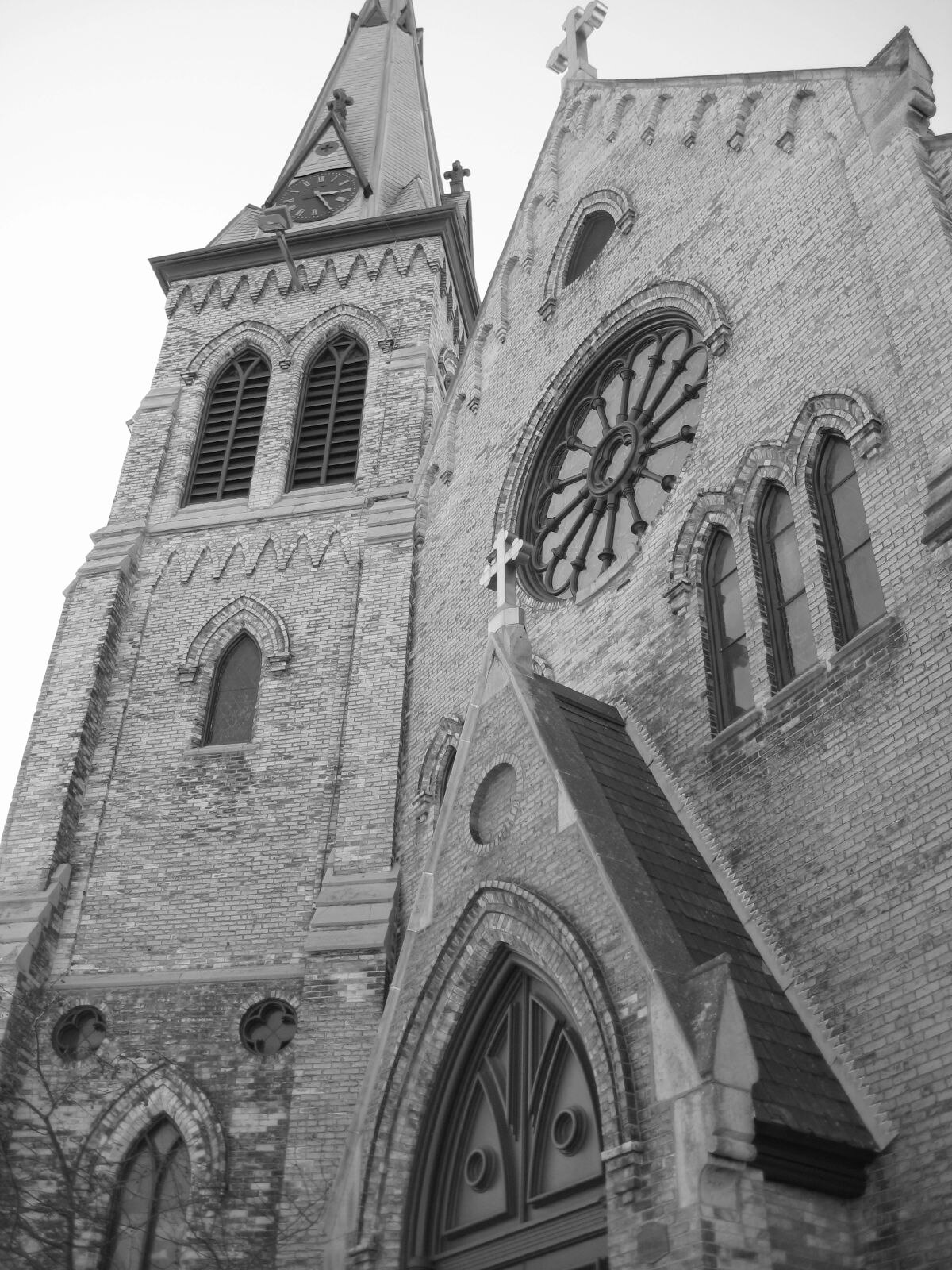 StLukesEpiscopalChurchOnMainStreetRacineWisconsin.jpg