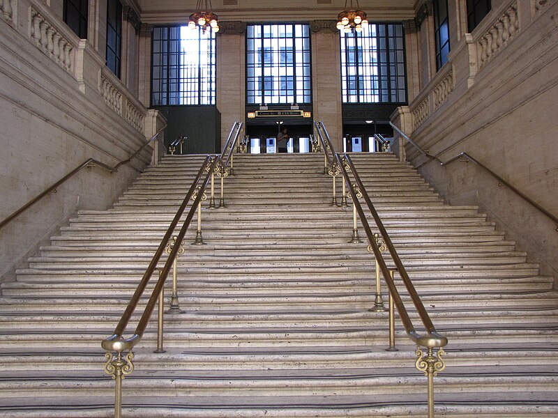 File:Stairs leading out of main hall, Chicago Union Station.jpg