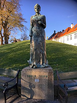 Statue of Skram in Bergen