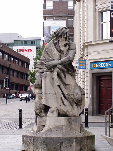 File:Statue outside Cotton Exchange.jpg