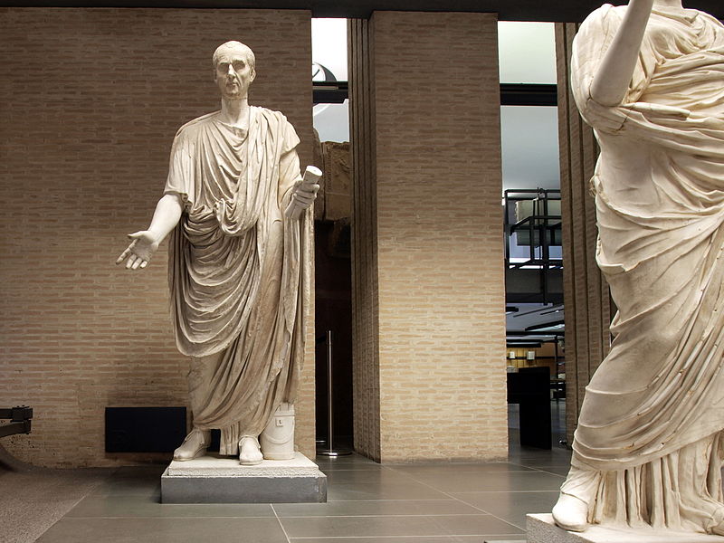 File:Statues in the Vatican Museum photo-8.JPG