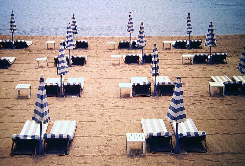 File:Strand in Nizza.jpg