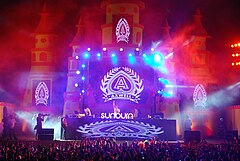 Sunburnfestivalstage.JPG