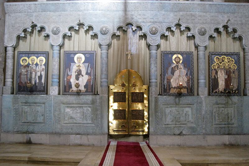 File:Svetitskhoveli Cathedral.Altar.jpg